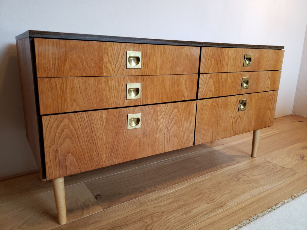 Blonde Short Dresser / Media Stand