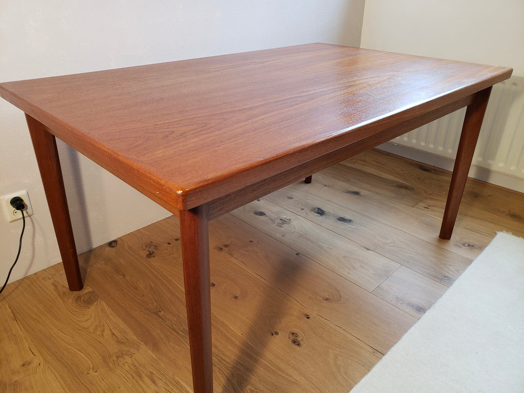 Henning Kjaernulf Dining Table